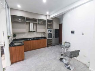 Foto 8 de Exclusiva Casa De 2 Pisos- En Alquiler - Los Olivos