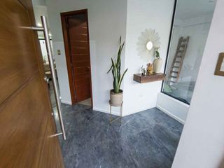 Foto 3 de Exclusiva Casa De 2 Pisos- En Alquiler - Los Olivos