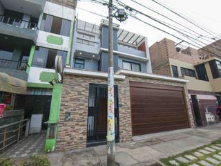 Foto 22 de Exclusiva Casa De 2 Pisos- En Alquiler - Los Olivos