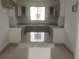 Foto 10 de Alquilo casa en Urbanizacion Ciudad del Valle