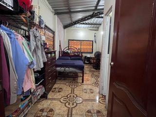 Foto 19 de Vendo casa rentera en Sur de Guayaquil