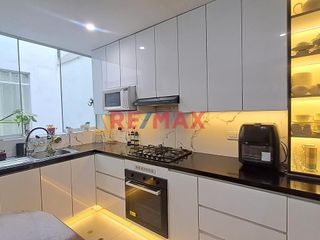 Foto 6 de Se Vende Hermoso Dúplex Mas Aires En San Juan De Miraflores Cerca Al Mall Y Metro Atocongo.