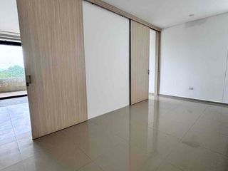 Foto 10 de Espectacular apto duplex, tres habitaciones con baño independiente y terraza, baños social, ACUEDUCTO PROPIO! Dos parqueaderos, Zona Social con Piscina, Jacuzzi, Sauna y BBQ