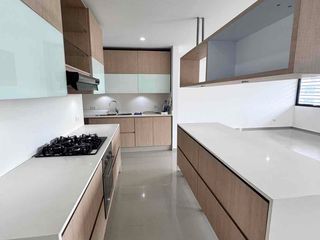 Foto 12 de Espectacular apto duplex, tres habitaciones con baño independiente y terraza, baños social, ACUEDUCTO PROPIO! Dos parqueaderos, Zona Social con Piscina, Jacuzzi, Sauna y BBQ