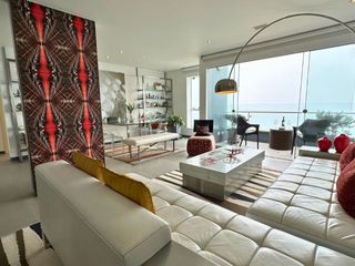 Foto 3 de Penthouse en venta en Malecon de Miraflores con Piscina Terraza