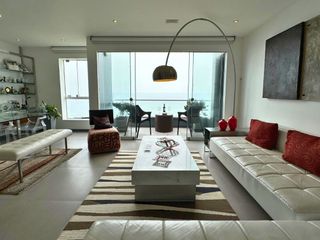 Foto 4 de Penthouse en venta en Malecon de Miraflores con Piscina Terraza