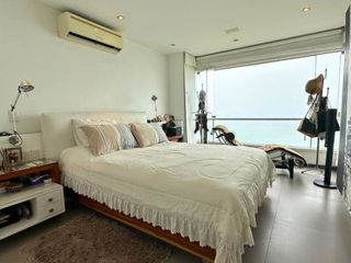 Foto 20 de Penthouse en venta en Malecon de Miraflores con Piscina Terraza