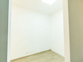 Foto 5 de Oficina en Arriendo – Sector Iñaquito – Edificio Moderno con Amenidades