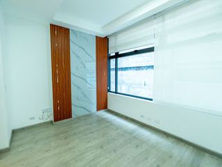 Foto 7 de Oficina en Arriendo – Sector Iñaquito – Edificio Moderno con Amenidades