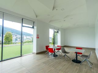 Foto 20 de Oficina en Arriendo – Sector Iñaquito – Edificio Moderno con Amenidades