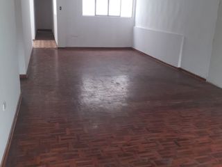 Foto 1 de 🏠 ALQUILER DE AMPLIO DEPARTAMENTO – 2DO PISO – LOS OLIVOS
