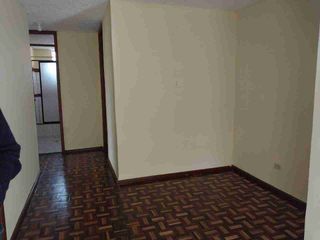 Foto 9 de Rento Departamento Espacioso con Chimenea y Parqueadero – Sector Av. del Maestro y Quitumbe – $340