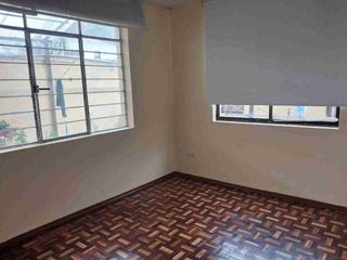Foto 13 de Rento Departamento Espacioso con Chimenea y Parqueadero – Sector Av. del Maestro y Quitumbe – $340