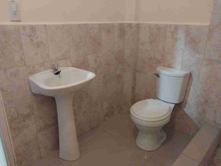 Foto 14 de Rento Departamento Espacioso con Chimenea y Parqueadero – Sector Av. del Maestro y Quitumbe – $340