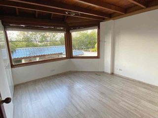 Foto 15 de Cumbaya Arriendo casa  calle principal  para negocio