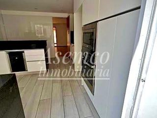 Foto 11 de SURCO - Venta de Moderna Casa en Chacarilla del Estanque frente a Parque