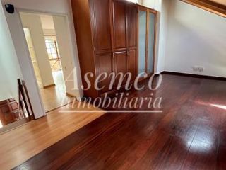 Foto 23 de SURCO - Venta de Moderna Casa en Chacarilla del Estanque frente a Parque
