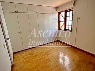 Foto 19 de SURCO - Venta de Moderna Casa en Chacarilla del Estanque frente a Parque