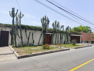 Foto 3 de VENDO CASA COMO TERRENO, A MTS DE AV JAVIER PRADO CDRA 55, RES. MONTERRICO