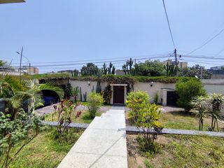 Foto 1 de VENDO CASA COMO TERRENO, A MTS DE AV JAVIER PRADO CDRA 55, RES. MONTERRICO