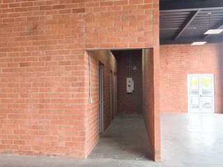 Foto 9 de LOCAL COMERCIAL ARRIENDO AREA 600 M2 AUTOPISTA CALI YUMBO
