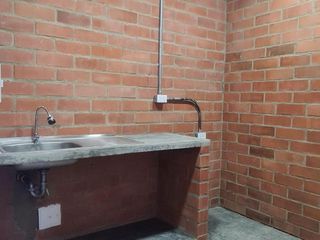 Foto 10 de LOCAL COMERCIAL ARRIENDO AREA 600 M2 AUTOPISTA CALI YUMBO