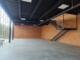 Foto 11 de LOCAL COMERCIAL ARRIENDO AREA 600 M2 AUTOPISTA CALI YUMBO