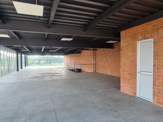 Foto 14 de LOCAL COMERCIAL ARRIENDO AREA 600 M2 AUTOPISTA CALI YUMBO