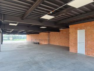 Foto 15 de LOCAL COMERCIAL ARRIENDO AREA 600 M2 AUTOPISTA CALI YUMBO