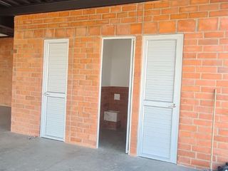 Foto 17 de LOCAL COMERCIAL ARRIENDO AREA 600 M2 AUTOPISTA CALI YUMBO