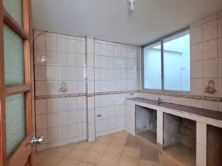 Foto 18 de SE ALQUILA CASA EN JR. DIANA SURCO, PARA VIVIENDA, DEPOSITO U OFICINA!!