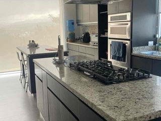Foto 4 de Lujosa casa renta Cumbayá