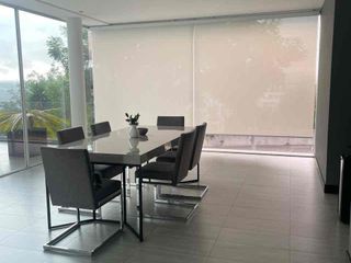 Foto 6 de Lujosa casa renta Cumbayá