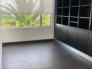 Foto 7 de Lujosa casa renta Cumbayá