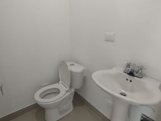 Foto 6 de Consultorio en arriendo en Pinares