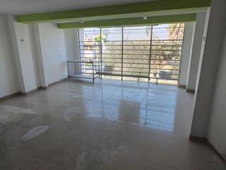 Foto 1 de ALQUILO Local Comercial 65 m2 en plena Av. Universitaria. Los Olivos