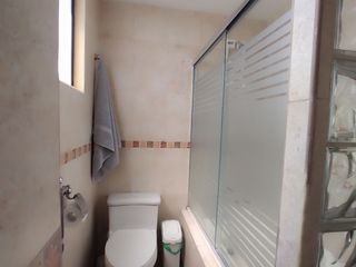 Foto 8 de 🏡 Departamento Amoblado de 2 Dormitorios en Renta – La Floresta, Quito