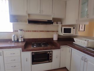 Foto 5 de 🏡 Departamento Amoblado de 2 Dormitorios en Renta – La Floresta, Quito