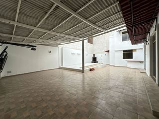 Foto 4 de AMPLIA CASA EN ALQUILER – URB. MIRAFLORES - CASTILLA - PIURA