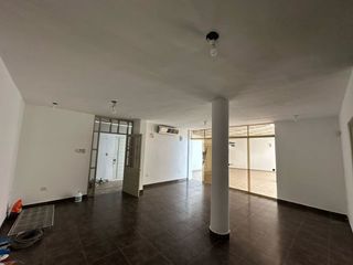 Foto 5 de AMPLIA CASA EN ALQUILER – URB. MIRAFLORES - CASTILLA - PIURA