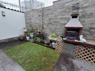 Foto 6 de VENDO ACOGEDORA CASA EN CONDOMINIO CERCA U DE LIMA