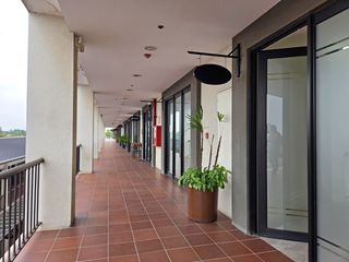 Foto 10 de Alquiler de Local comercial esquinero en Segundo piso alto, 57 m², con Parqueo - Plaza Proyecto, Samborondón