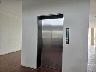 Foto 13 de Alquiler de Local comercial esquinero en Segundo piso alto, 57 m², con Parqueo - Plaza Proyecto, Samborondón