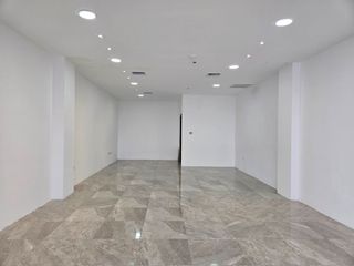 Foto 5 de Alquiler de Local comercial esquinero en Segundo piso alto, 57 m², con Parqueo - Plaza Proyecto, Samborondón