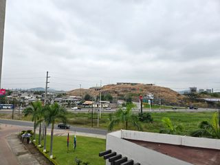Foto 15 de Alquiler de Local comercial esquinero en Segundo piso alto, 57 m², con Parqueo - Plaza Proyecto, Samborondón