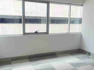 Foto 3 de OFICINA DE VENTA EN EDIFICIO PLATINIUM