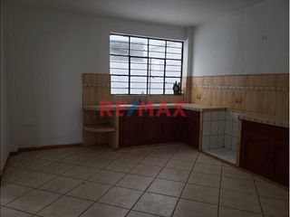 Foto 3 de Venta De Casa En Av. Costanera – Barranca