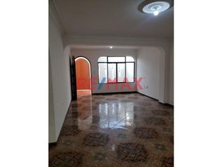 Foto 5 de Venta De Casa En Av. Costanera – Barranca