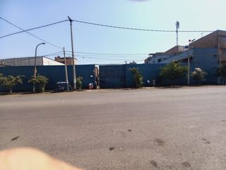 Foto 1 de VENDO LOCAL INDUSTRIAL DE 2005 M2 EN SANTA ANITA, IDEAL PARA ALMACENES Y DEPOSITOS DE TRANSPORTE DE CARGA PESADA