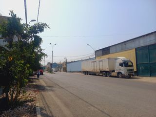 Foto 3 de VENDO LOCAL INDUSTRIAL DE 2005 M2 EN SANTA ANITA, IDEAL PARA ALMACENES Y DEPOSITOS DE TRANSPORTE DE CARGA PESADA